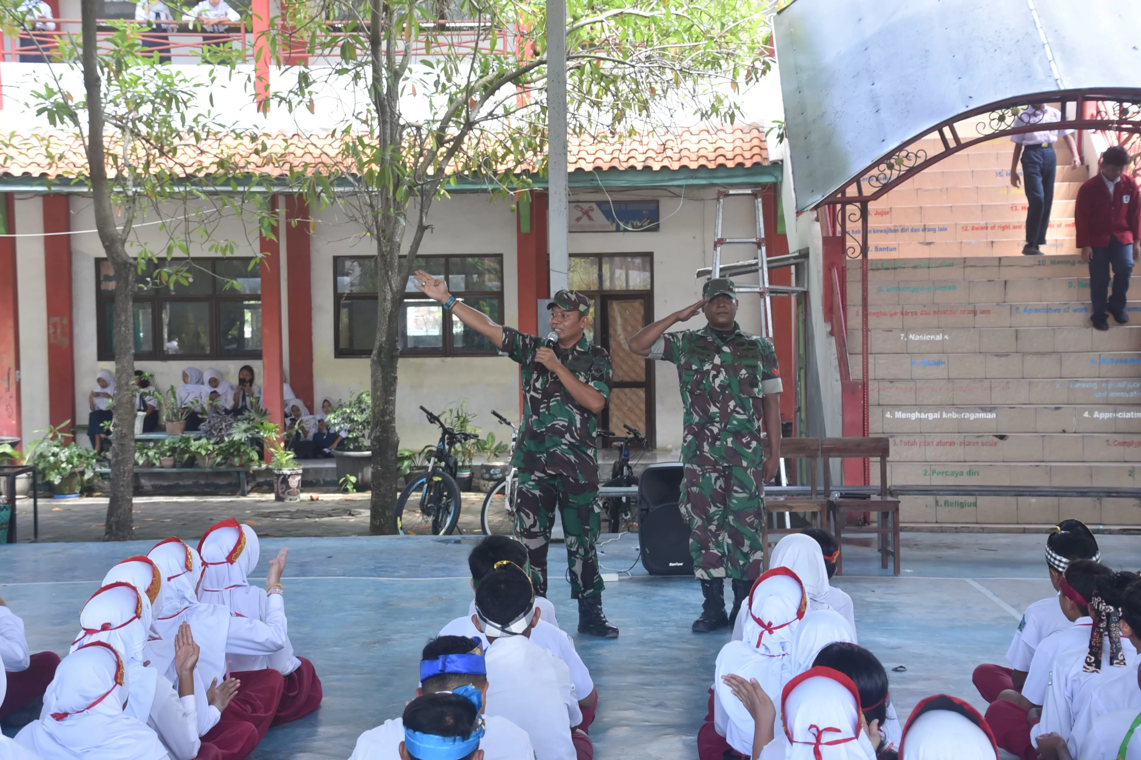 Tumbuhkan Rasa Cinta Tanah Air, Kodim 0717/Grobogan Isi MPLS di SMPN 1 Purwodadi dengan Materi Wawasan Kebangsaan